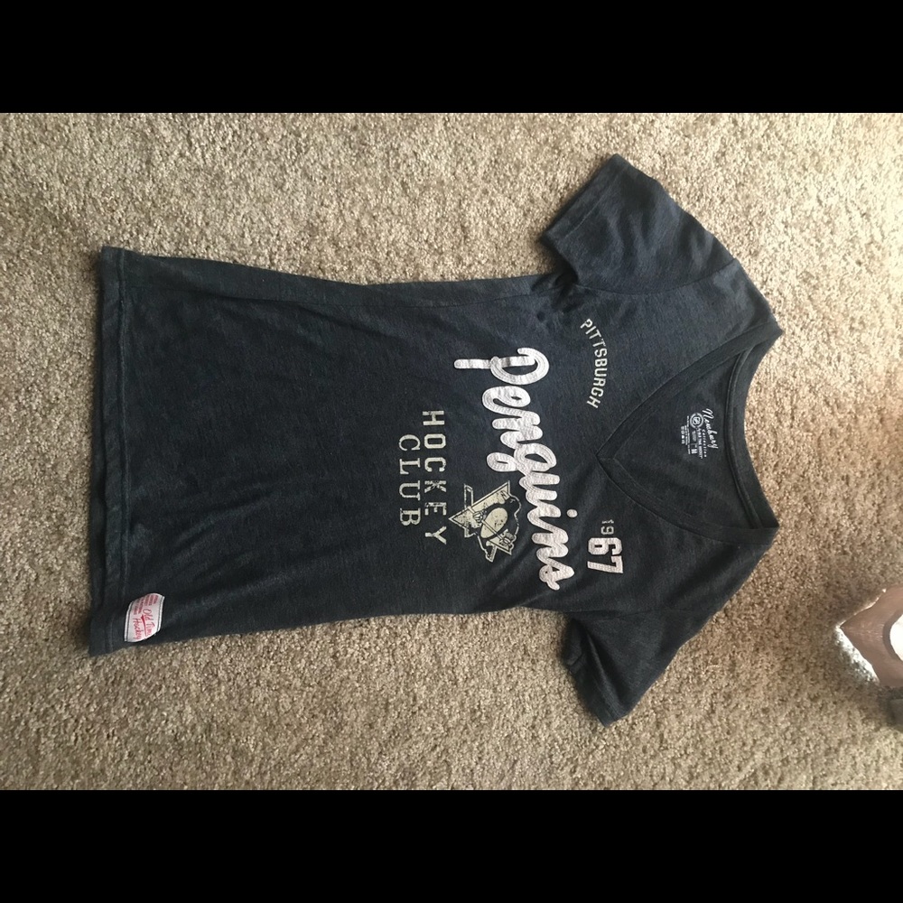 NWOT Navy blue Pittsburgh Penguins Shirt